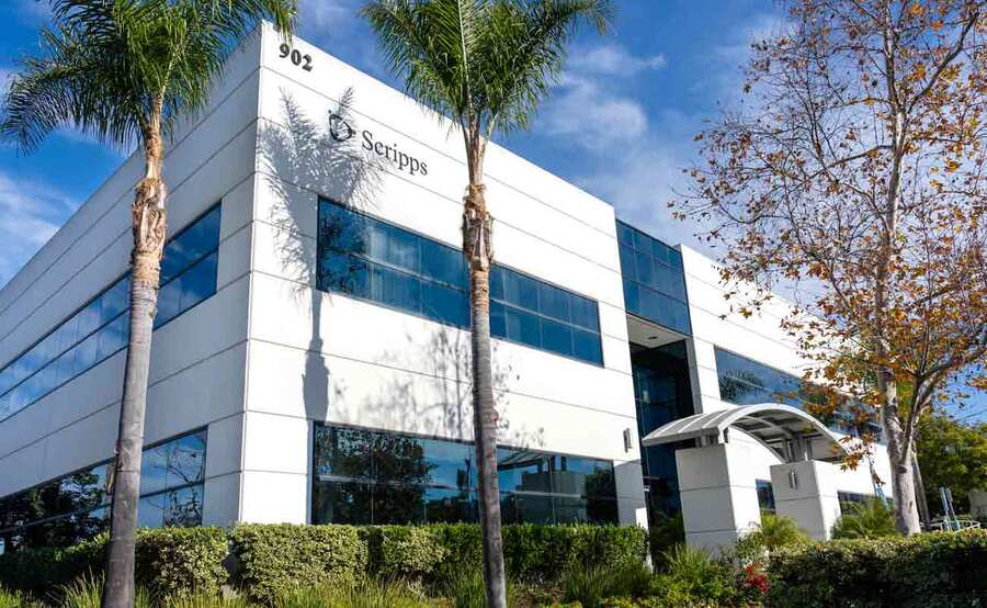 The exterior of Scripps Clinic - 902 Sycamore, Vista, a doctor's office located just off of I-78 on Sycamore Avenue.