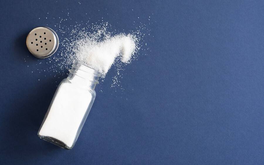 Too much salt is not good for your health.